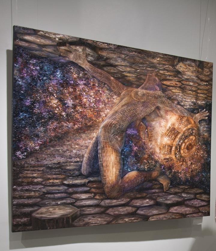 Выставка живописных работ Юлии Зелинской «Зачарованный мир» работает в галерее L’accent Russe